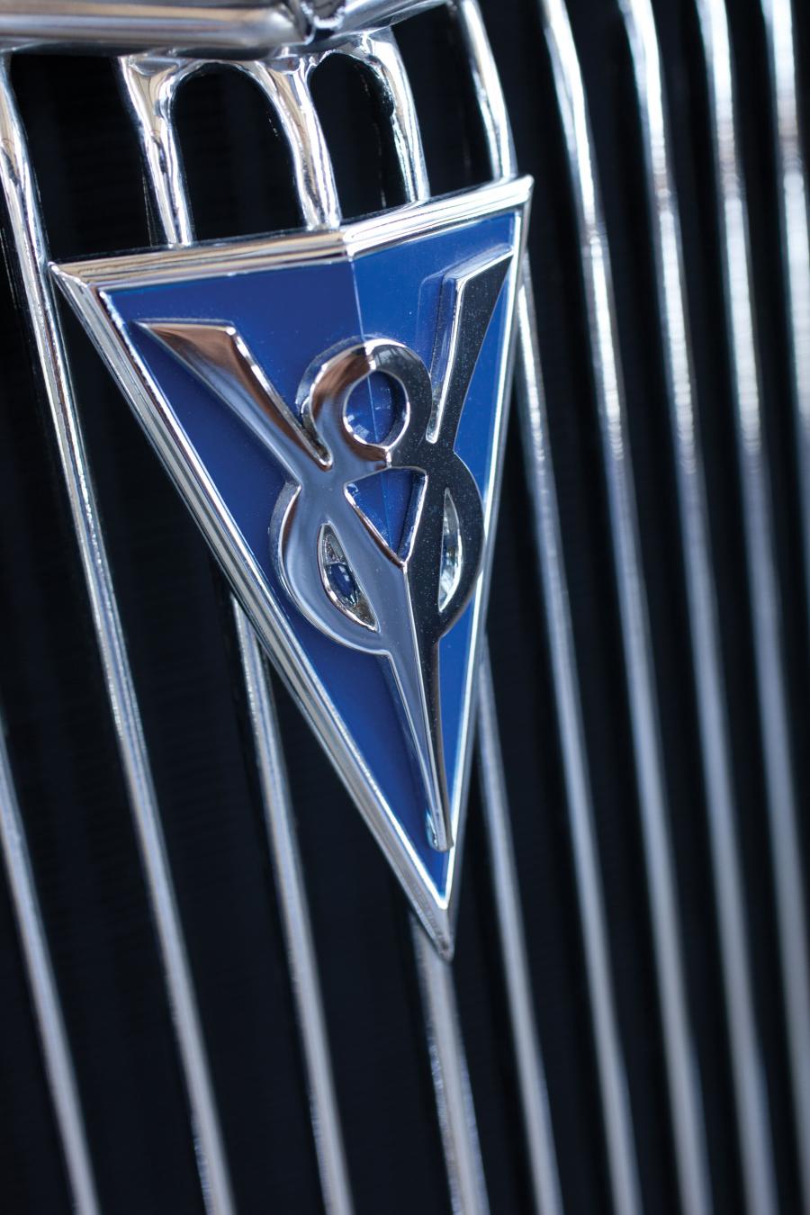  Ford V8 DeLuxe 3-Window Coupe 1934 года  (фото 19 из 24)